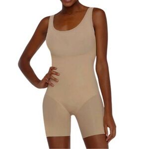 Spanx •L• Trust Your Thinstincts Mid-Thigh Bodysuit